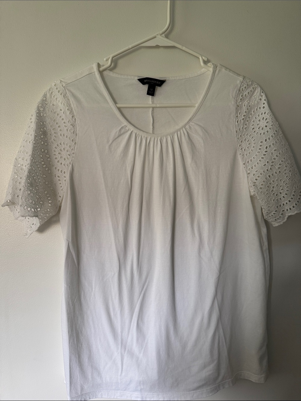 Banana Republic White Eyelet Short Sleeve Scoop Neck Top